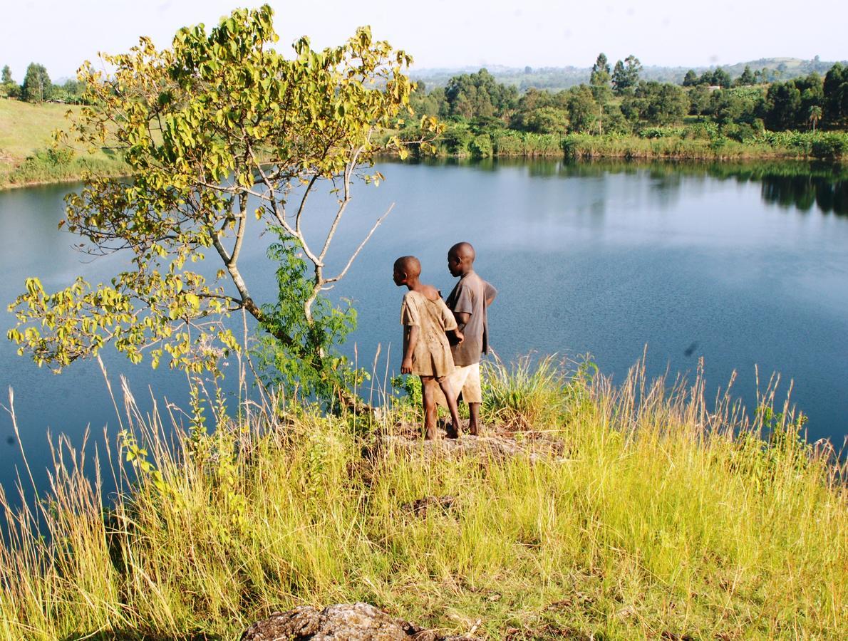 Koi Koi, Fort Portal Kasusu Exteriér fotografie